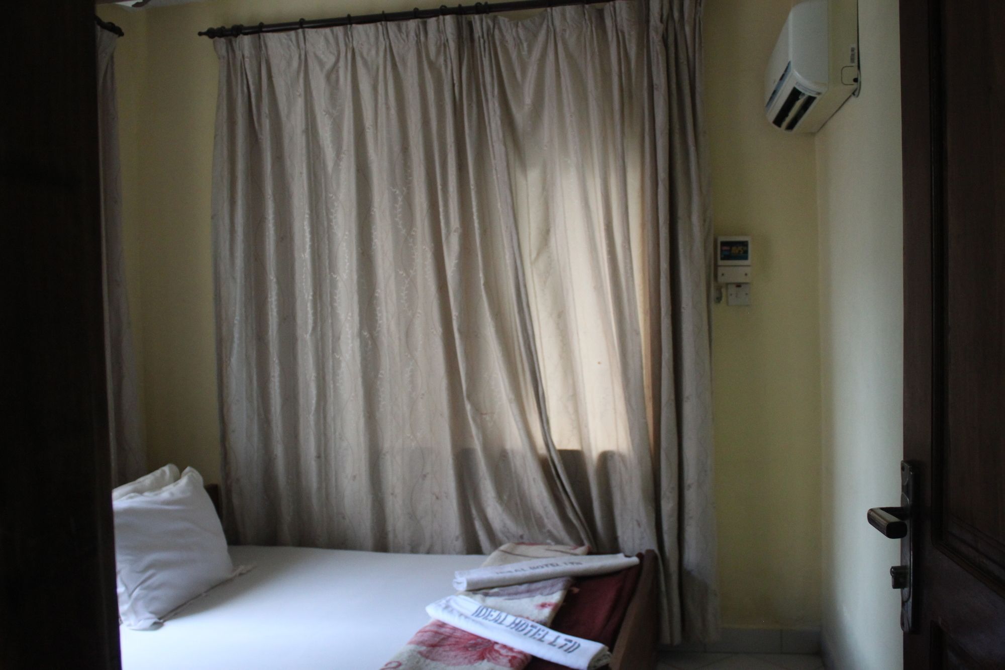 Hotel Ideal Dar es Salaam Exterior foto
